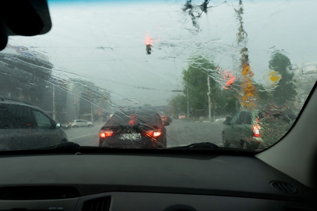 ขับรถช่วงหน้าฝน