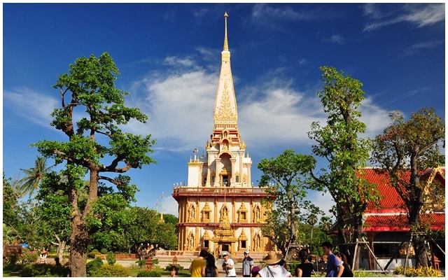 วัดฉลอง