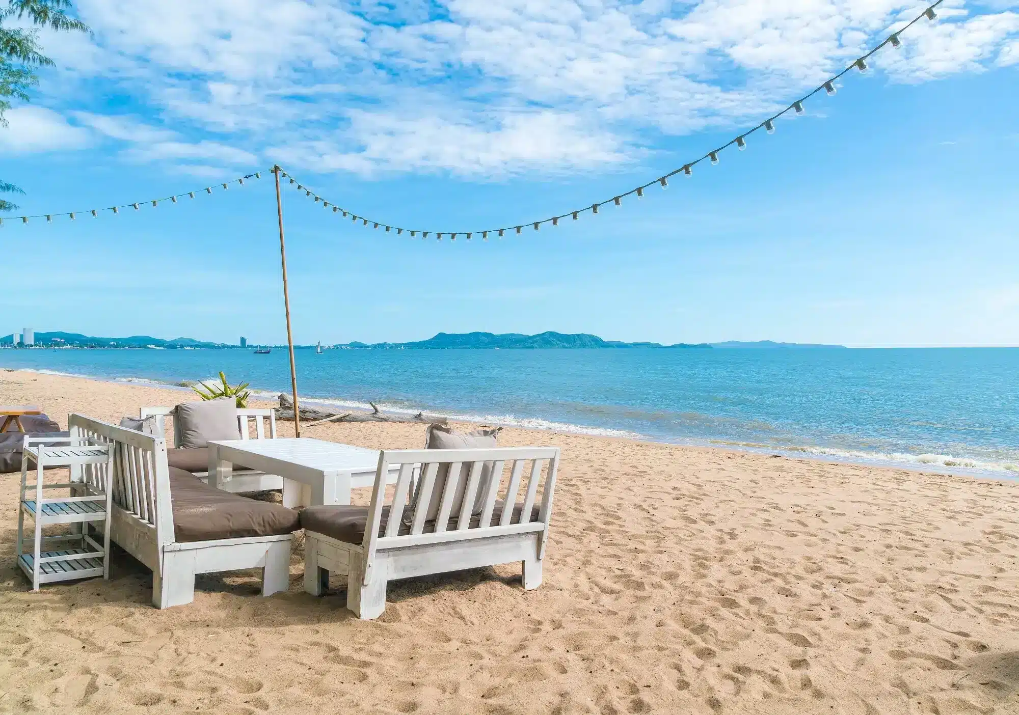 หาดกระทิงลาย พัทยา จังหวัดชลบุรี