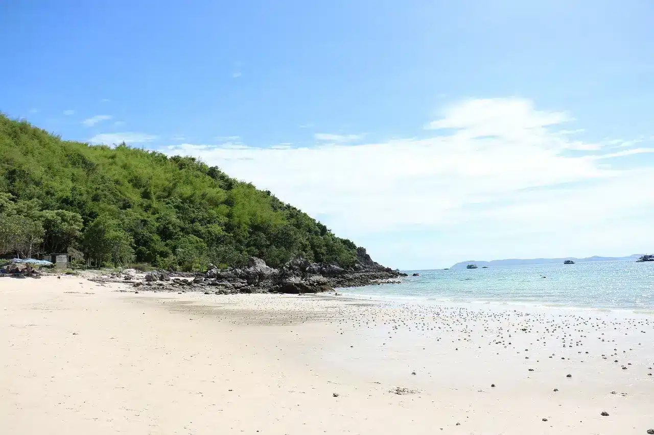 หาดยินยอม จังหวัดชลบุรี
