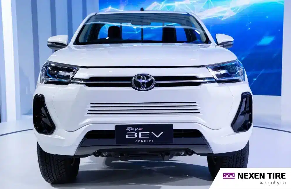 Toyota Hilux BEV-lg