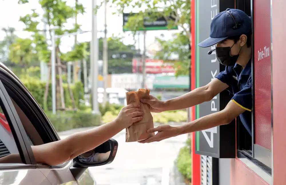 มัดรวม 7 ร้านเด็ดแบบไดร์ฟทรู (Drive Thru) หิวเมื่อไหร่ก็แวะได้