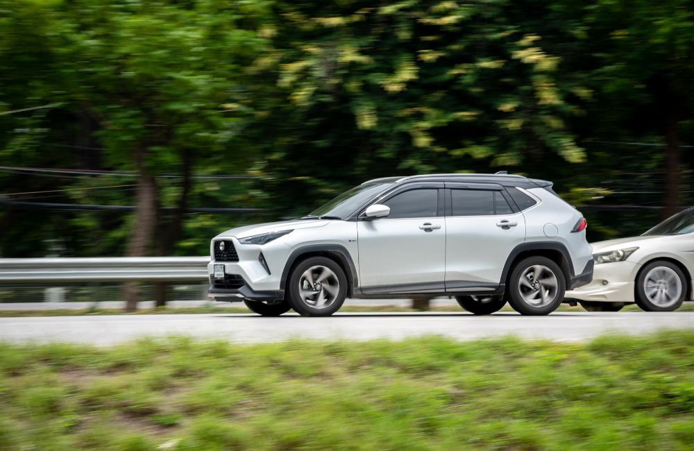 วัดความคุ้มค่า 5 ด้านหลัก Yaris Cross vs EV ใครชนะในระยะยาว